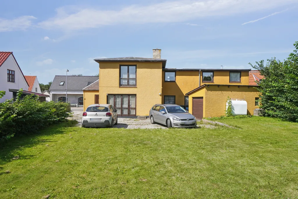 Außenansicht - Villa with Development Potential in Slangerup