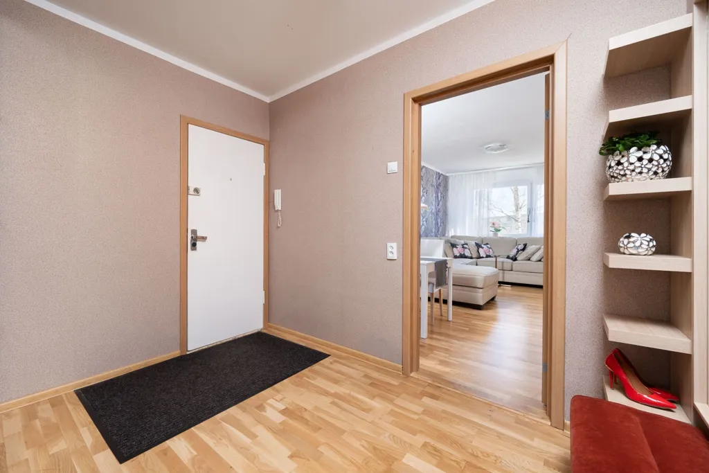 hallway_entrance