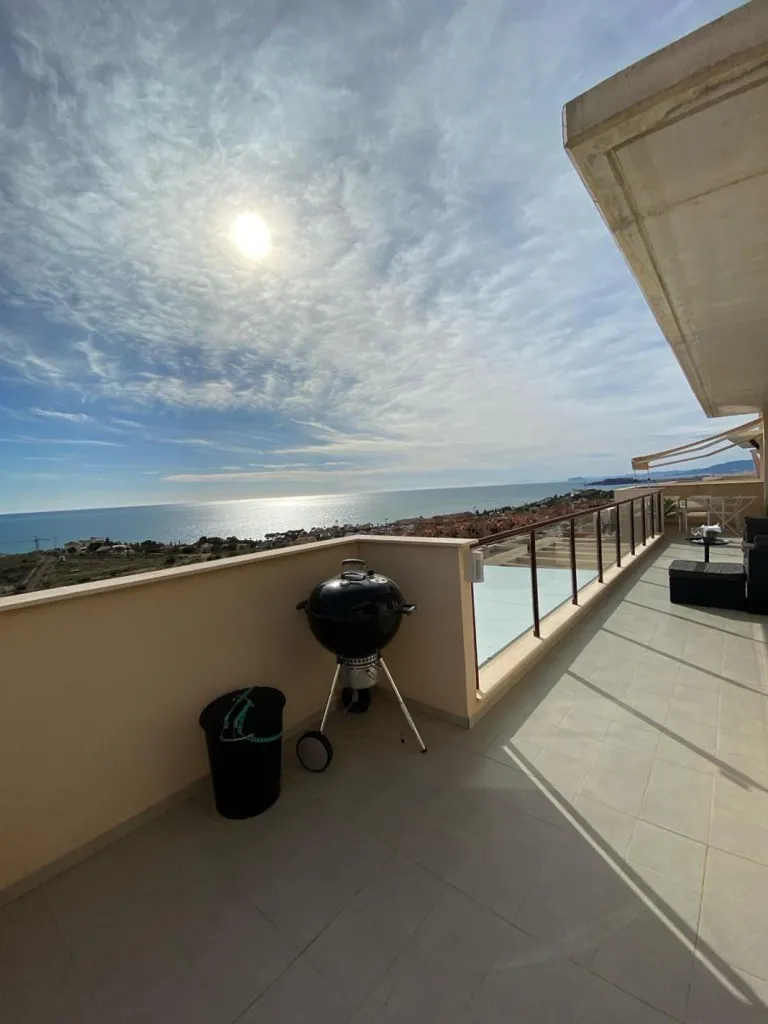 Terrass - Penthouse with Sea Views in Mojón Hills