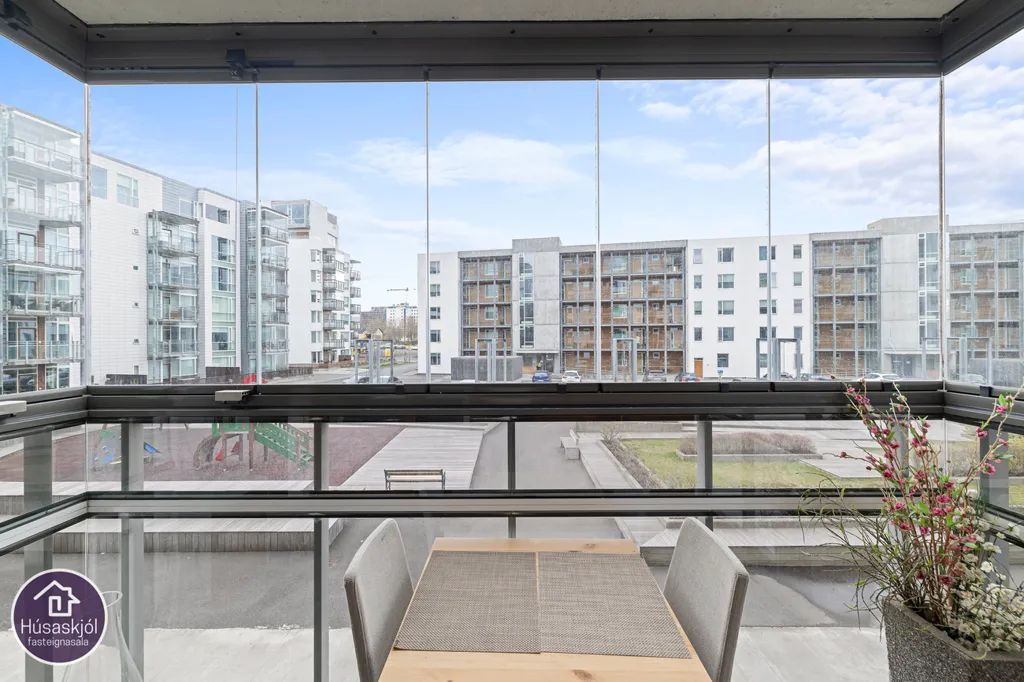 Balcony - Apartment with Balcony in Reykjavik