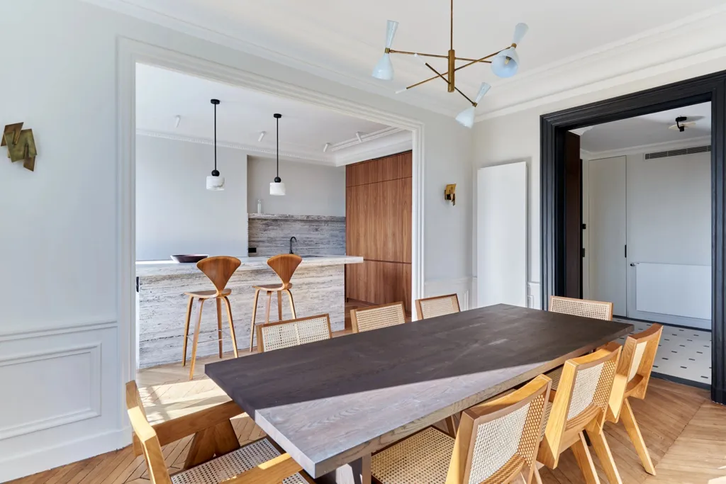 Salle à manger - Appartement Rénové avec Vue sur la Tour Eiffel à Paris 16e