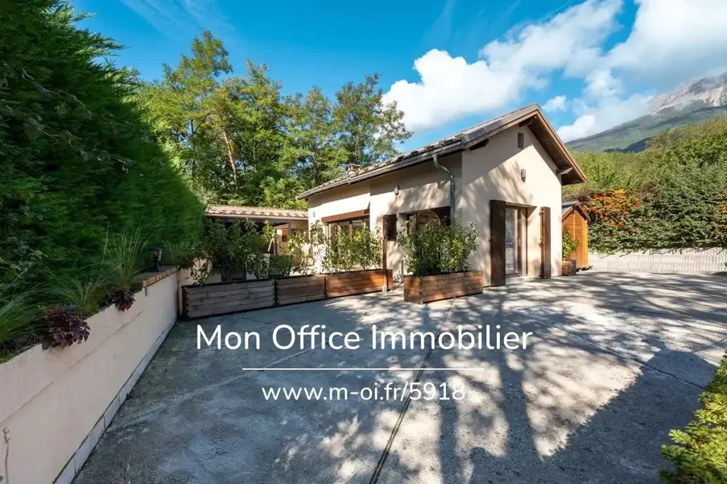 Esterno - Luxury House with Water Access in Embrun