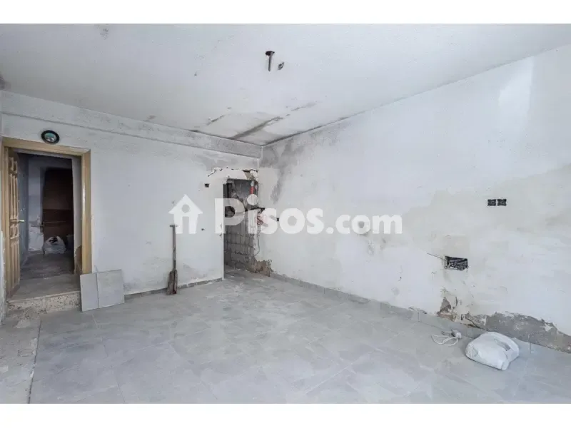 Rooms - House to Renovate in Güevéjar