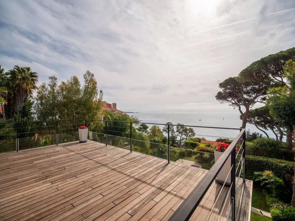 Terrasse - Villa Contemporaine avec Vue Mer à Cannes