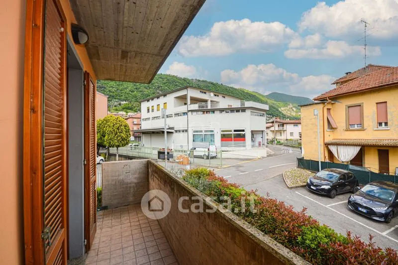 Balcon - Trilocale with Terrace in Sarnico