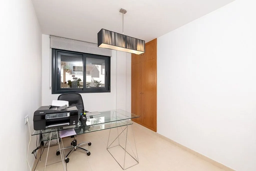 Bureau - Apartment with Balcony in Santa Eulalia Centre