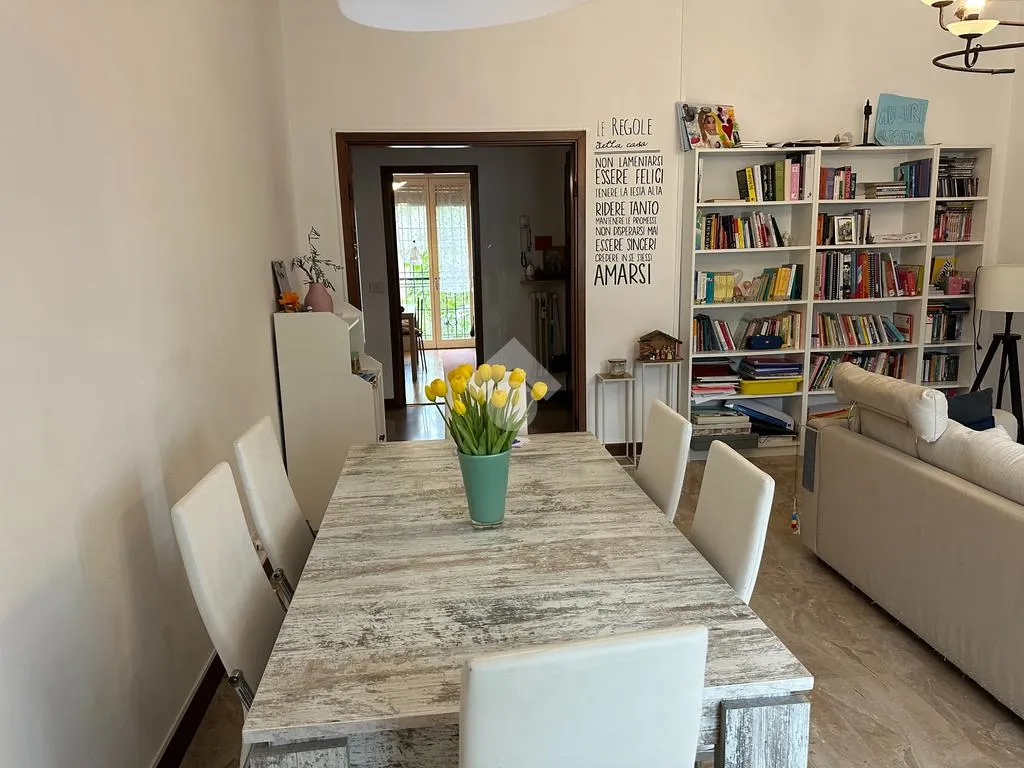 Salle à manger - Shared 4-Room Apartment near Brescia Metro