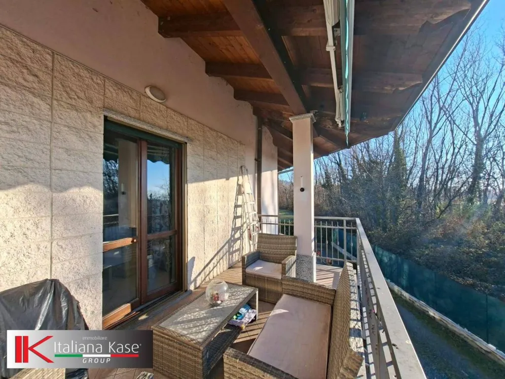 Balcony - Spacious Apartment with Terrace in Montalenghe