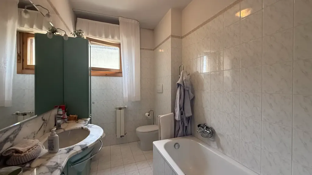 Vannitoad - Bright Apartment with Terraces in Scandicci