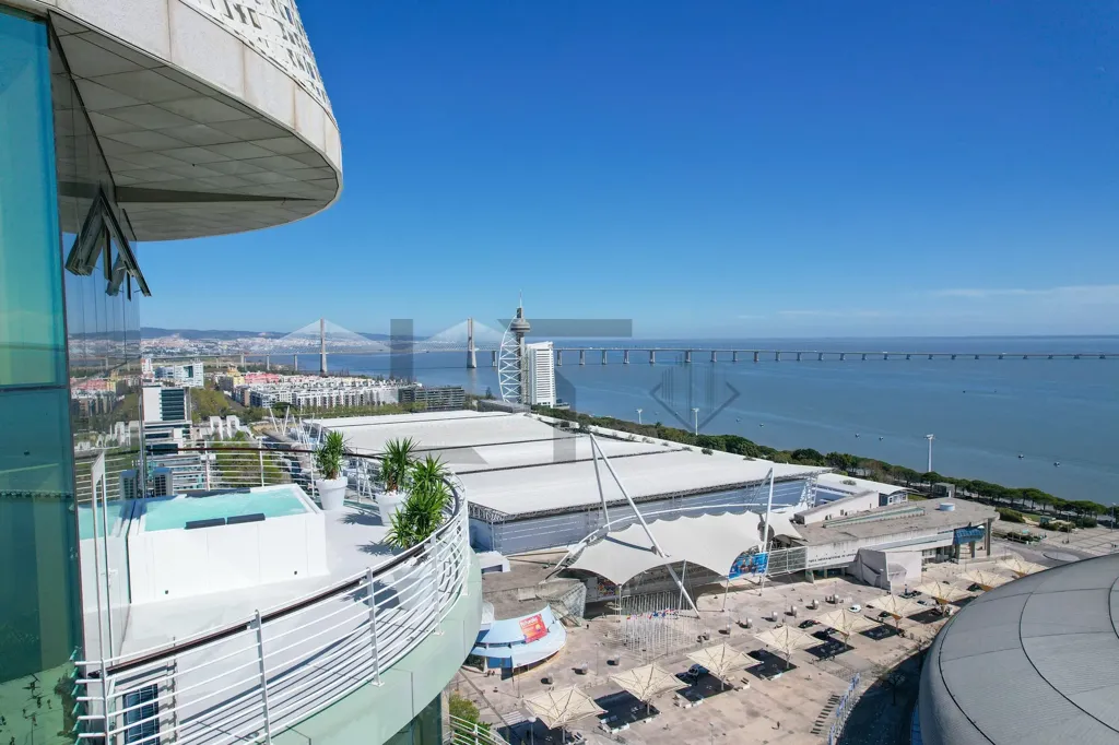 Terrass - Penthouse Duplex with River View in Parque das Nações