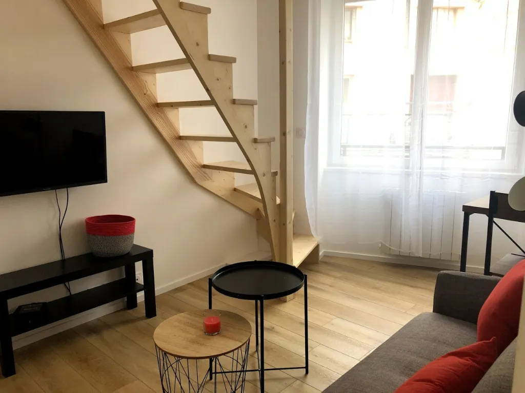 Elutuba - Duplex Apartment with Renovated Kitchen in Brest