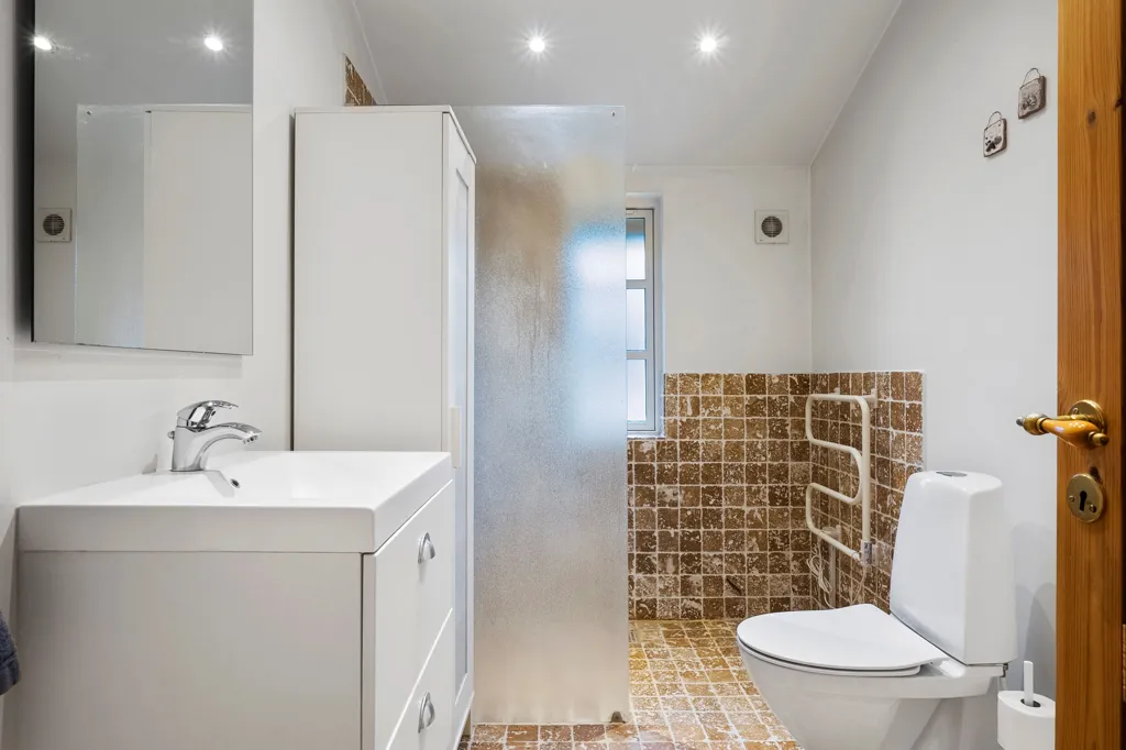 Salles de bain - Maison 3 pièces à Martofte