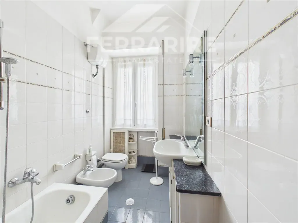 Salles de bain - Luxury Apartment with Terrace in Prati, Rome