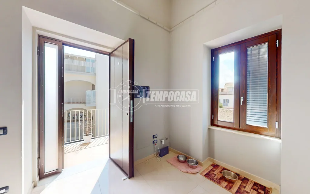 Esik - Duplex with Private Parking in Aversa