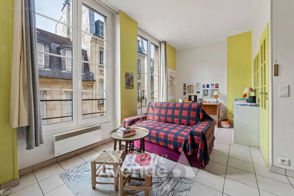 Soggiorno - Loft-style Apartment with High Ceilings in Marais