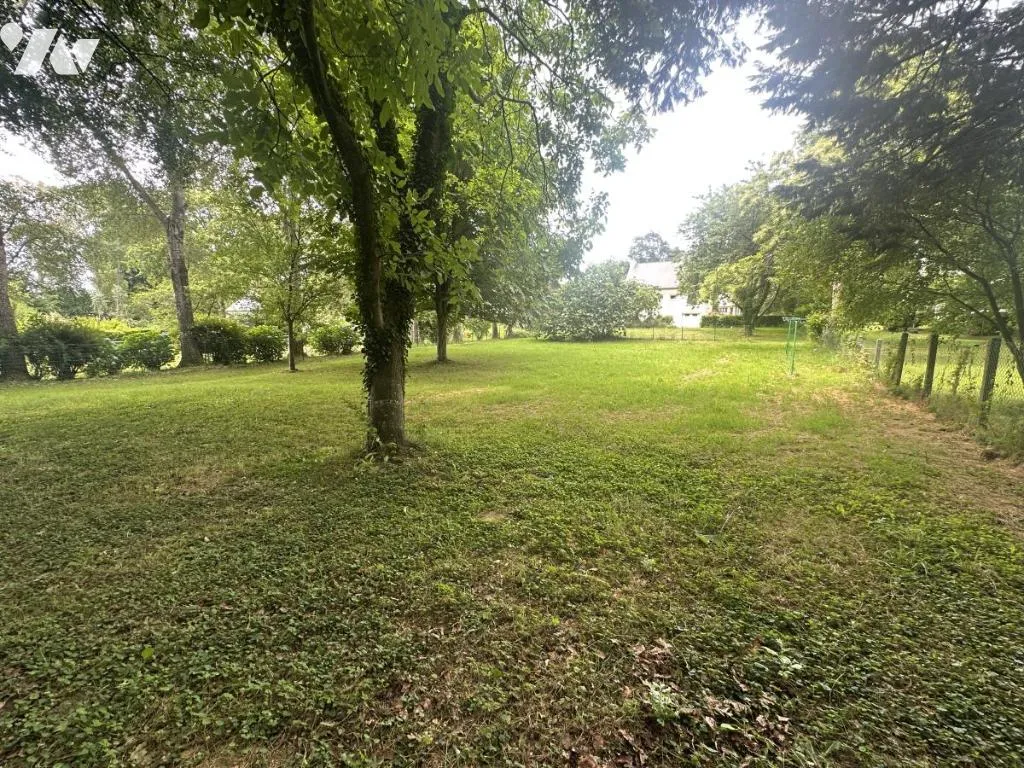 Aed - Buildable Plot with Garden in Plouër-sur-Rance