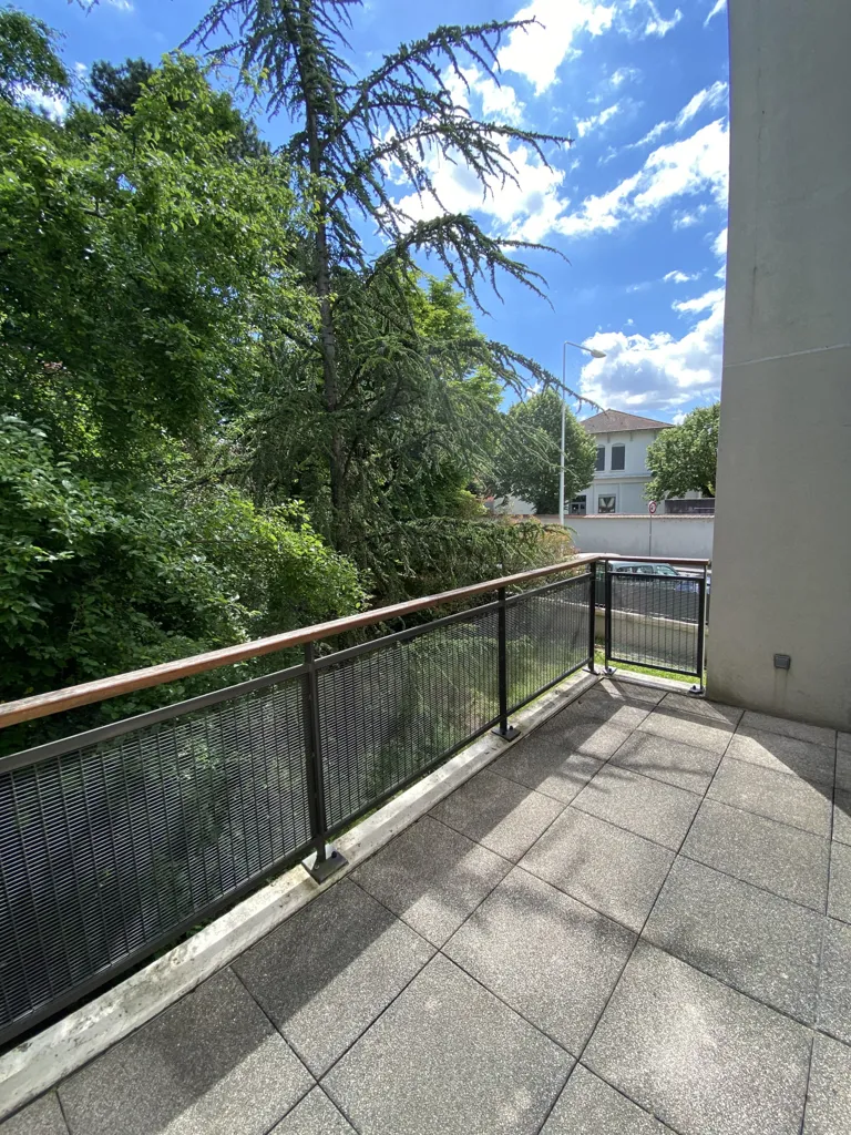 Balcon - Duplex avec Terrasse dans Résidence de Standing à Lyon 5