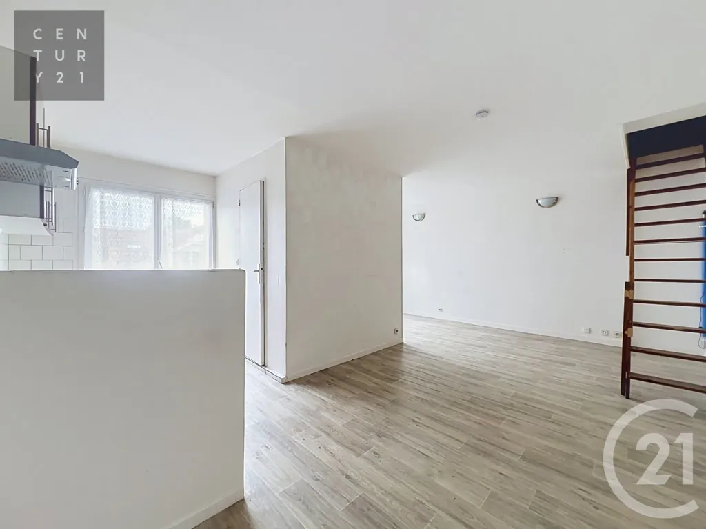 Séjour - Deux Appartements Indissociables avec Parking à Troyes
