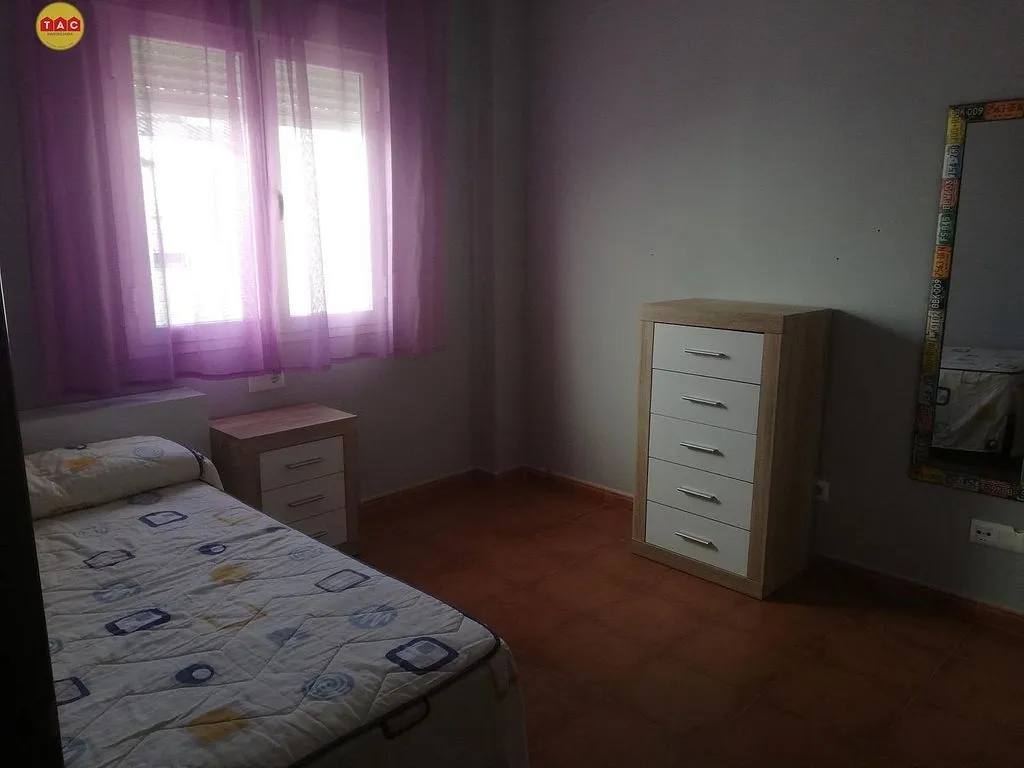 Chambres - Semi-Amuebled Adosado with Patio in Lepe