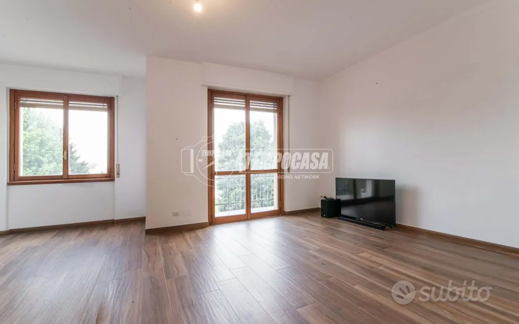 Séjour - Fully Renovated Triplex near Station in Desio