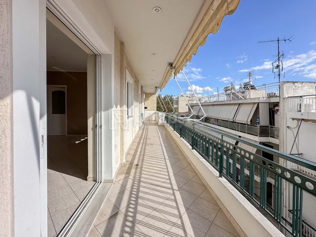 Rõdu - Spacious Apartment with Large Balcony in Ilion