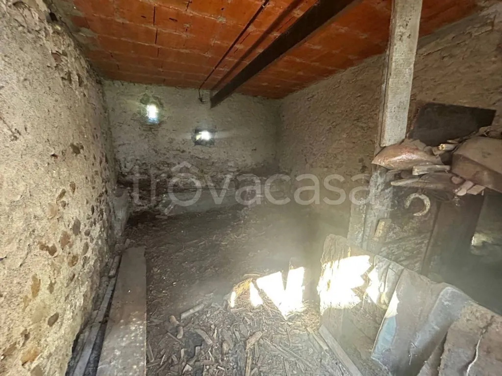 Toad - Three-Storey House with Garden in Bagnasco