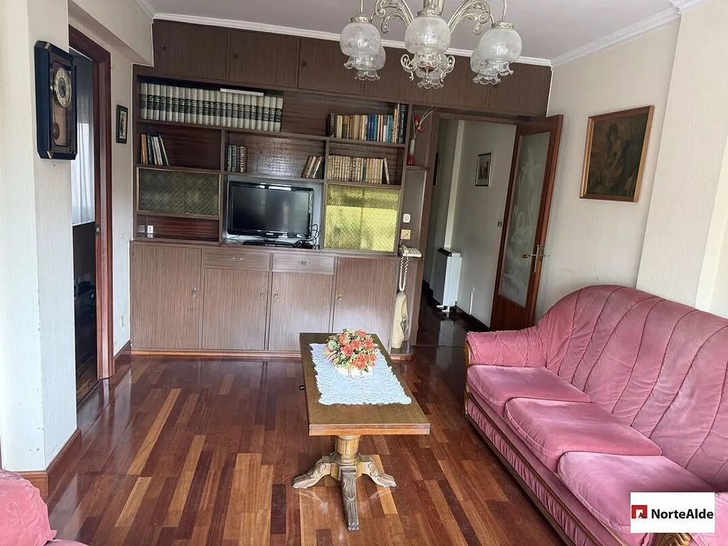 Séjour - Apartment with Balcony and Terrace in Arrontegi Centre