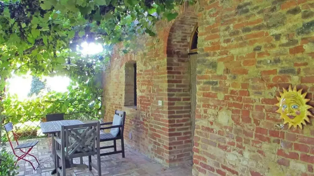 Terrass - Rustic Tuscan Farmhouse with Pool near Siena