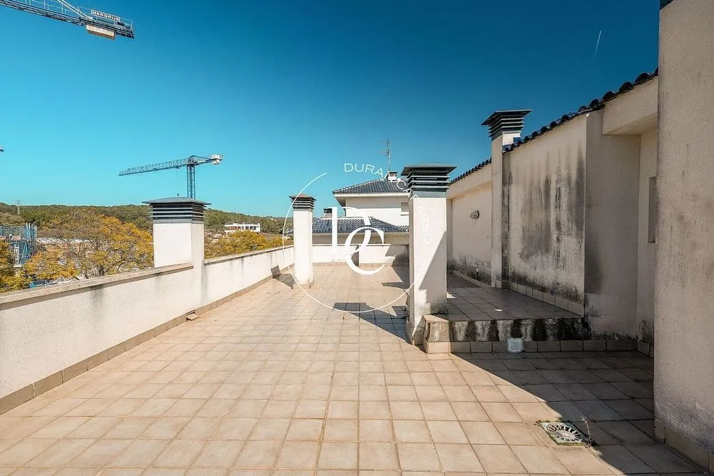 Terrasse - Top-Floor Apartment with Pool in Can Pei