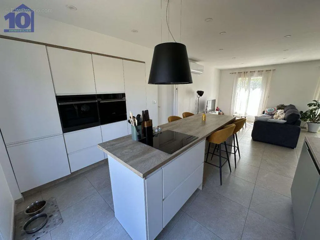 Köök - Renovated House with Garden in Serignan