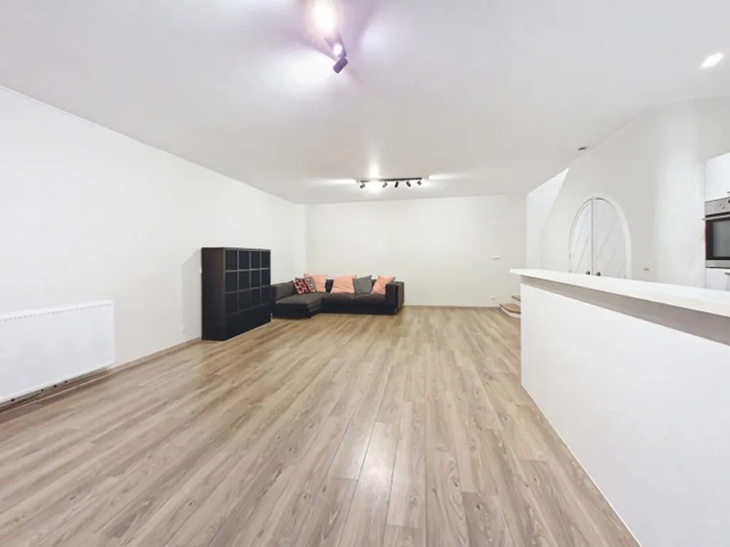 Elutuba - Duplex Flat with Terrace in Namur