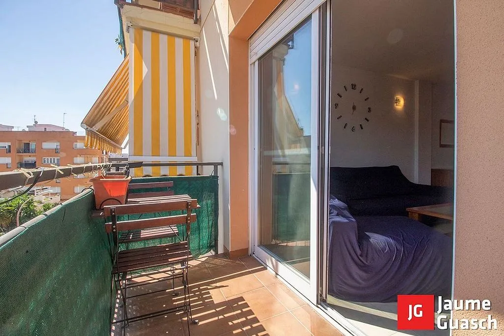 Rõdu - Apartment with Pool in Centre Torredembarra