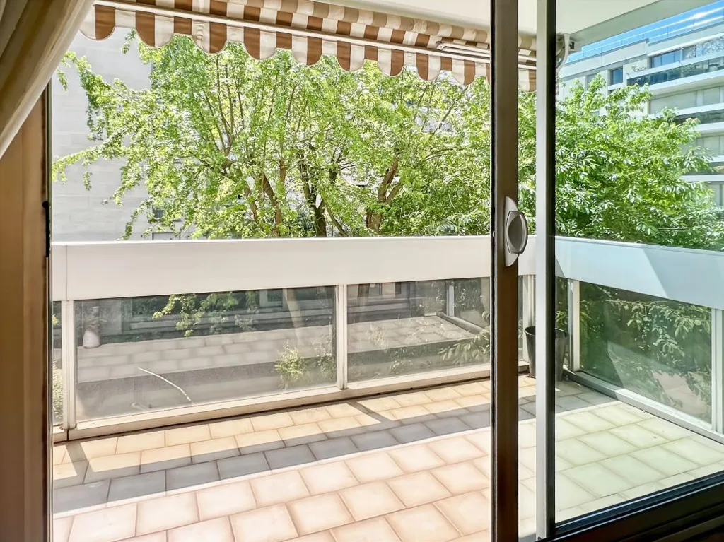 Balcony - Family Flat with Balcony in The Chesnay