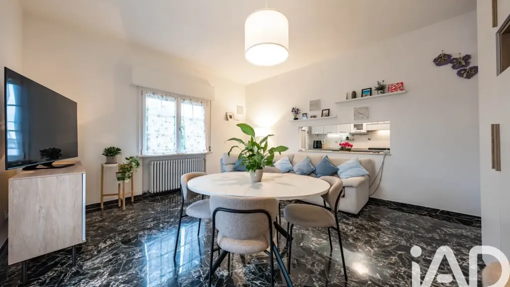 Sala da pranzo - Spacious Apartment with Balcony in Tresignana