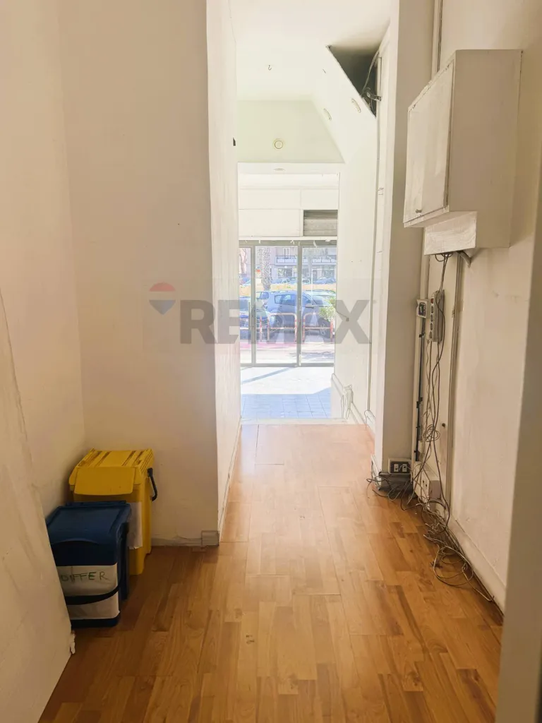 Rooms - Commercial Space with Vitrine in Ostia Ponente