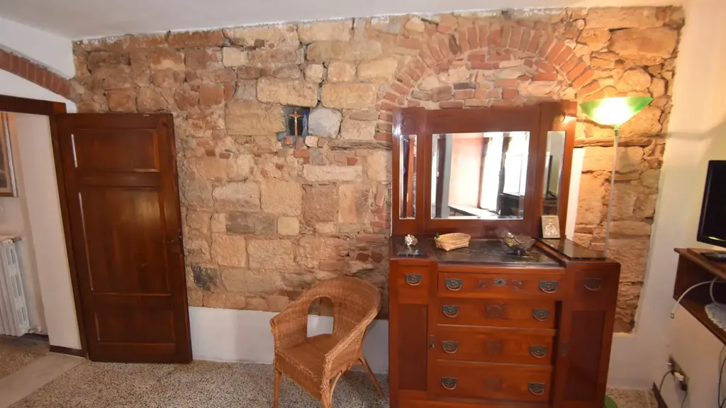 Magamistoad - Tuscan-Style Apartment in Historic Centre, Rosignano Marittimo