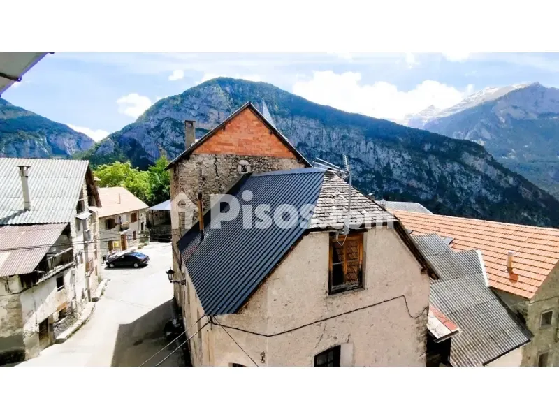Välivaade - Spacious House with Mountain Views in Sin