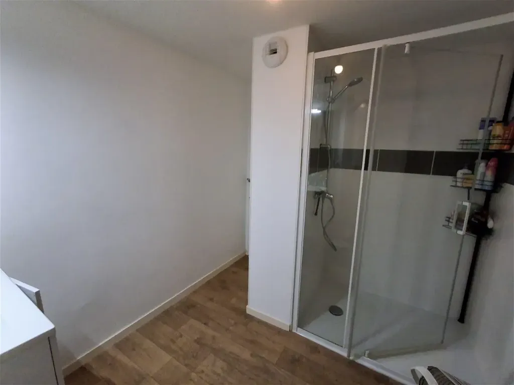 Vannitoad - 3-Bed Flat with South Balcony in Guilers