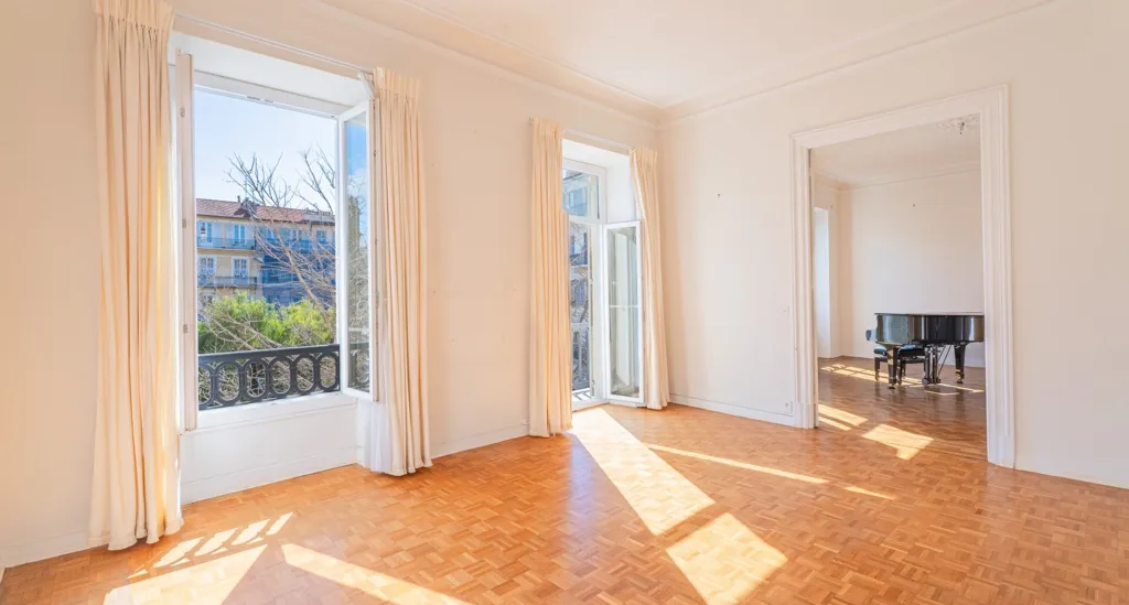 Séjour - Appartement Belle Époque avec Balcons à Nice