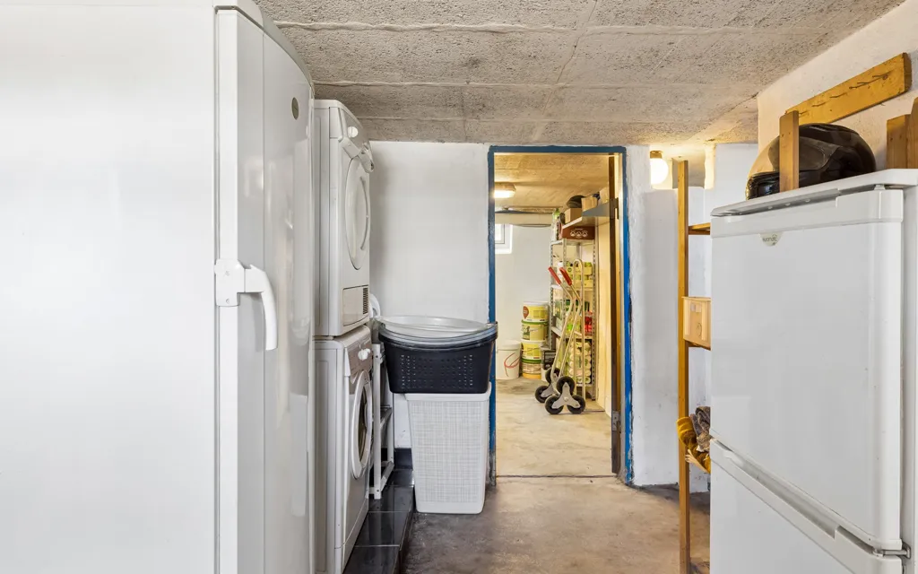 Utility Room - Central Villa with South-Facing Garden in Broager