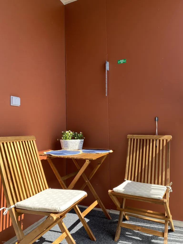Terrasse - Modern Flat with Balcony in Malmi, Helsinki