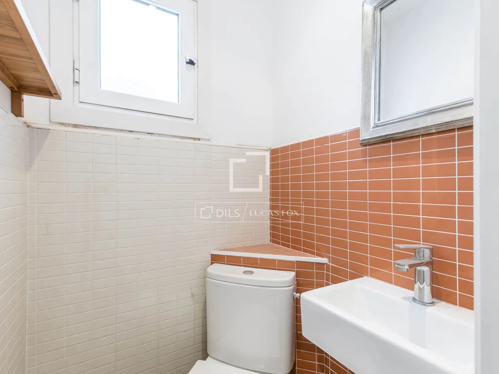 Salles de bain - Bright Apartment with Terrace in Barcelona