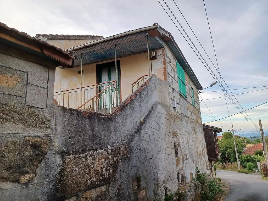 Esterno - Two-Storey Chalet with Garage in Merca