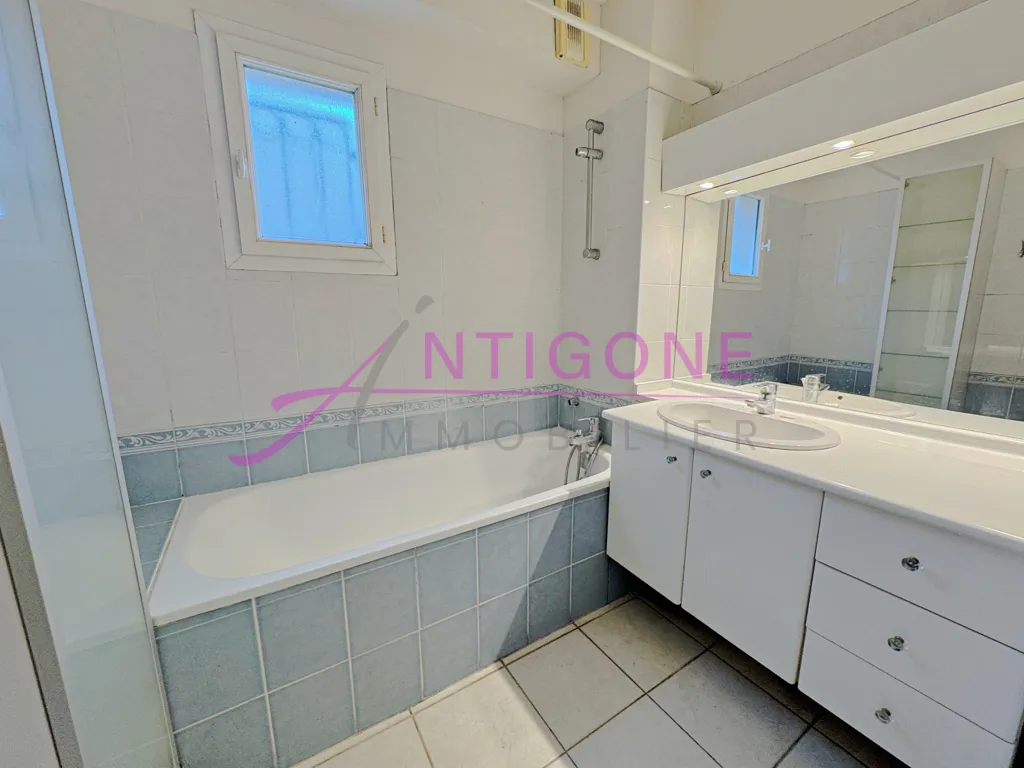 Bathrooms - T3 Apartment with Terrace in Sanary Centre