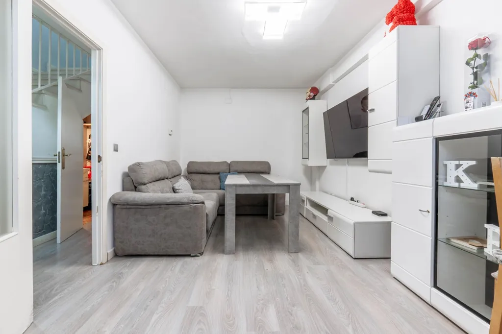 Elutuba - Duplex with Garage in Alcalá la Real, Granada