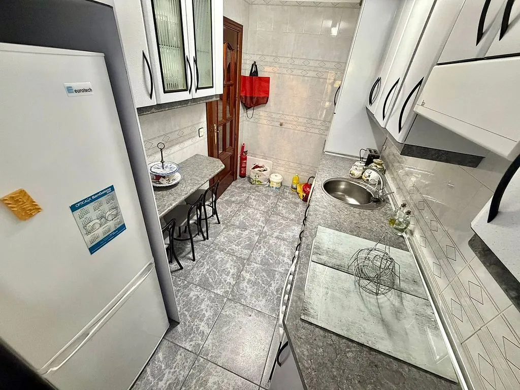 Köök - Apartment with Terrace in Sur-Este