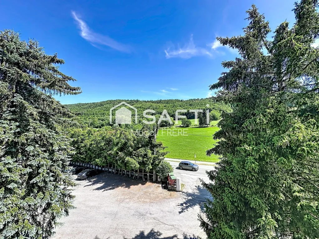 Aed - Renovated Apartment with Balcony in Chabottes