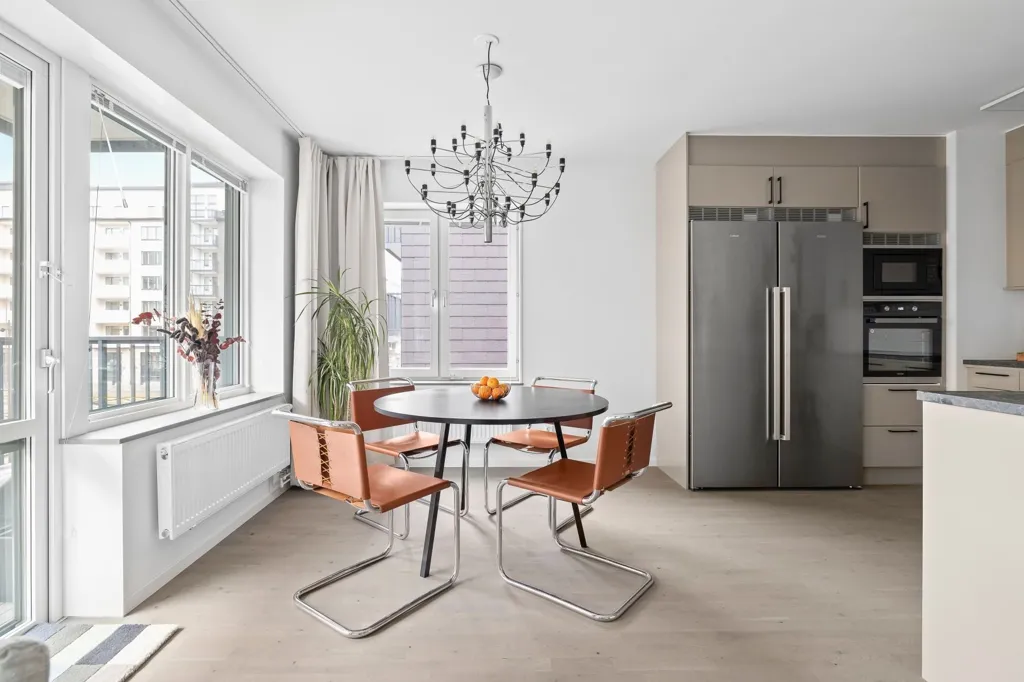Dining Room - Apartment with Balcony in Täby Park
