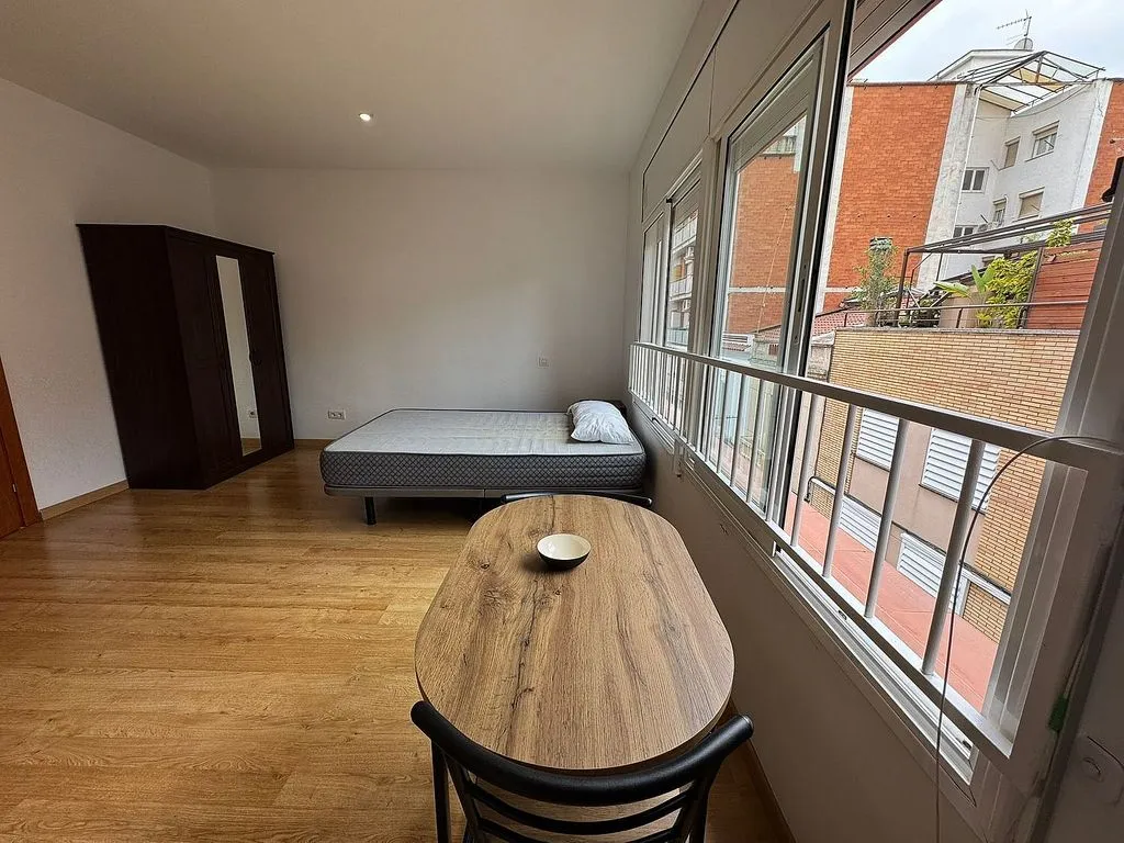 Chambres - Ample Loft in Central Molins de Rei