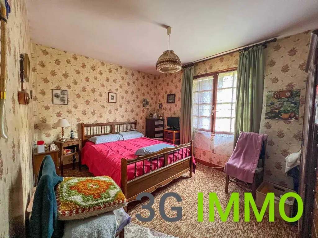 Chambres - Maison Traditionnelle avec Vue sur Plan d'Eau en Campagne